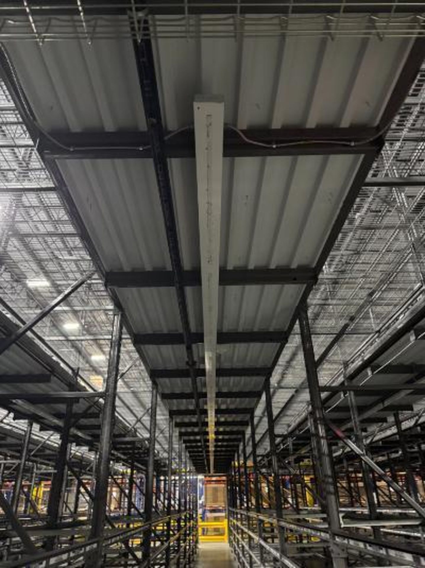 LED light fixtures - Image 2 of 2