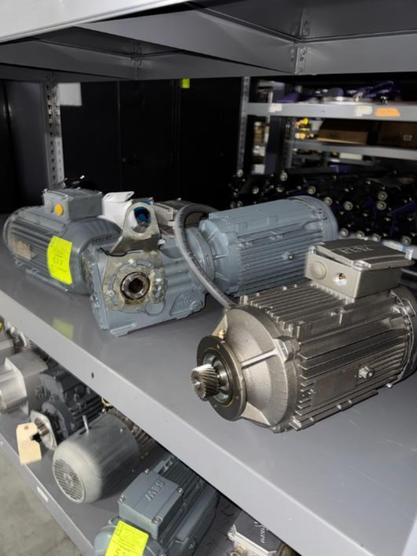 electric motors for conveyor belts - Image 2 of 4