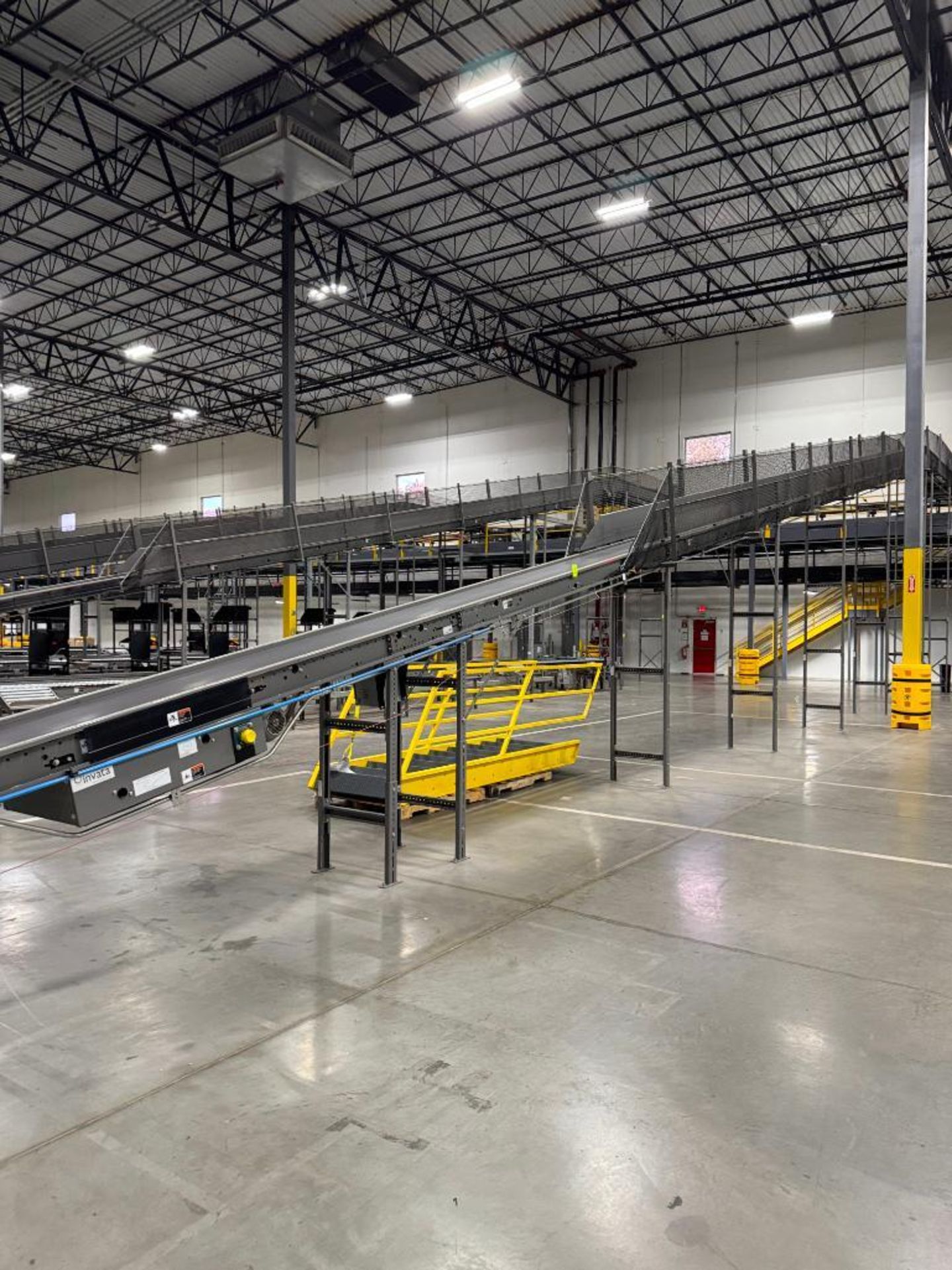 Invata conveyor belt w/ decline - Image 2 of 4