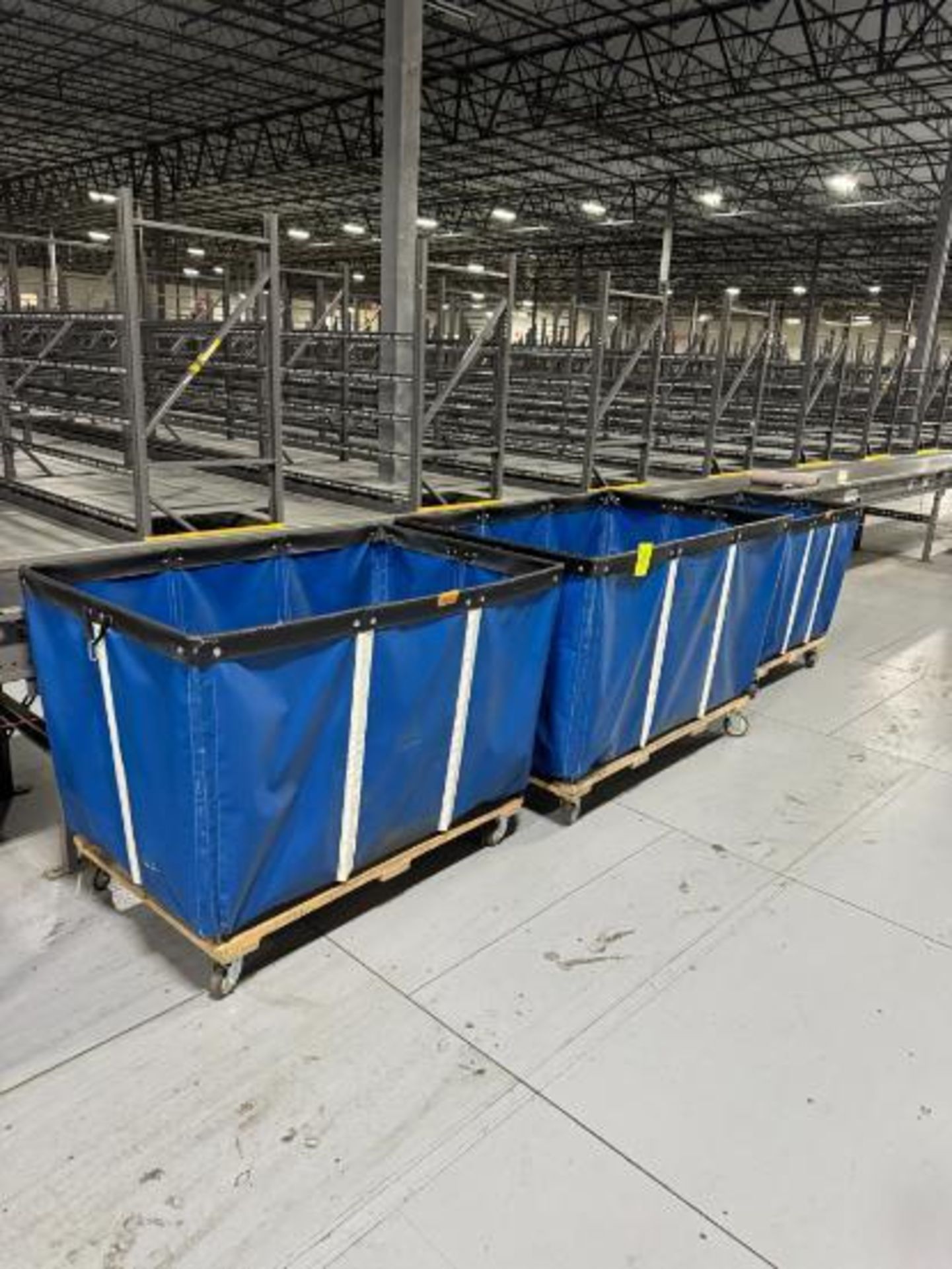soft bins, on casters - Image 2 of 2