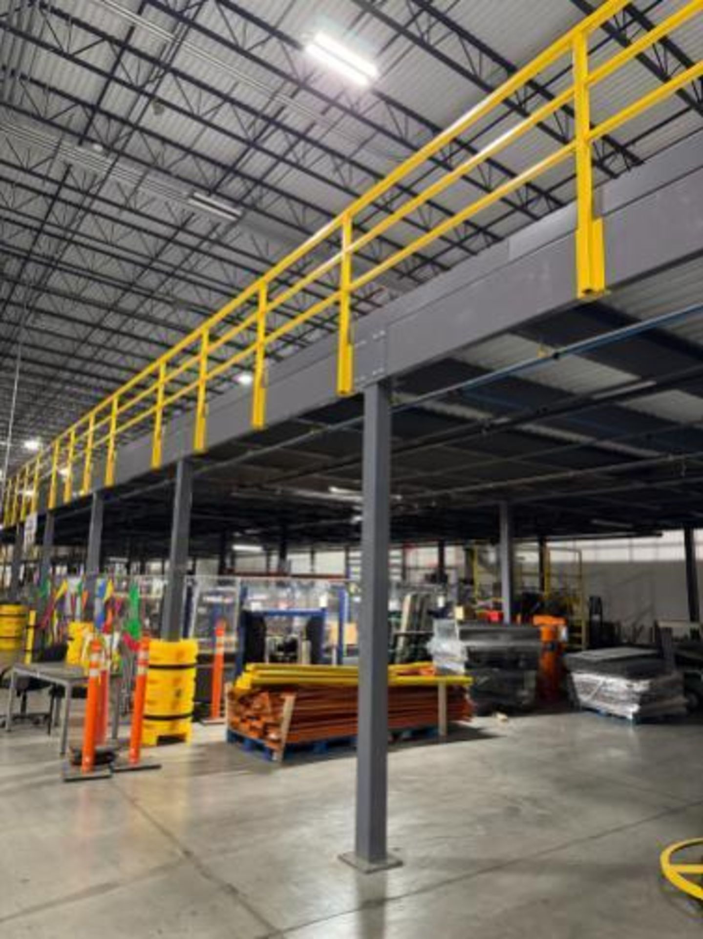 south mezzanine, w/ 2) sets of stairs - Image 6 of 18