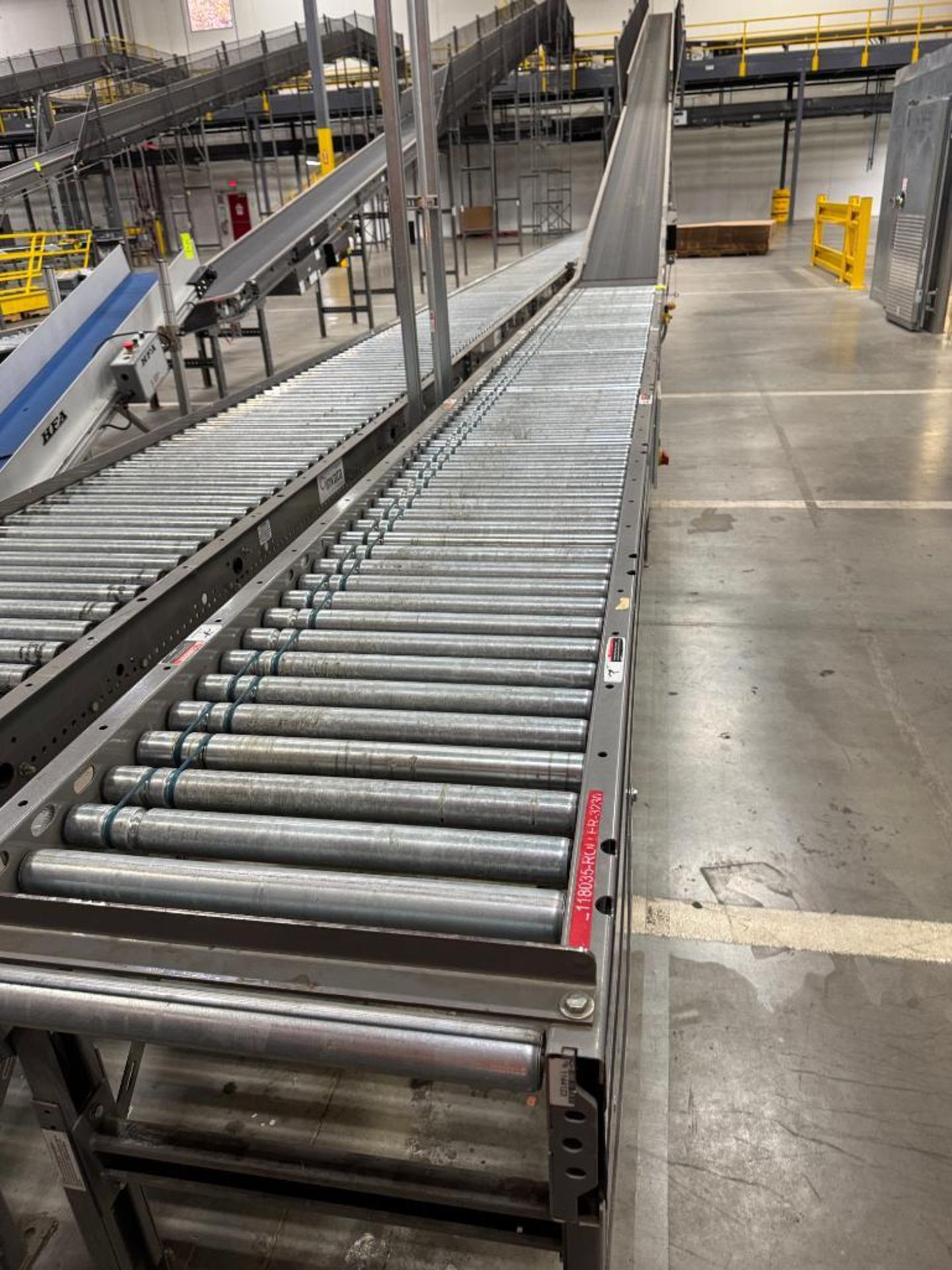 Invata powered roller conveyor - Image 2 of 3