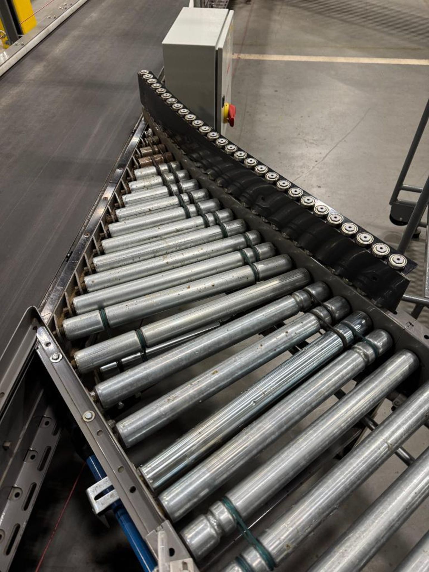 Invata powered roller conveyor - Image 3 of 3