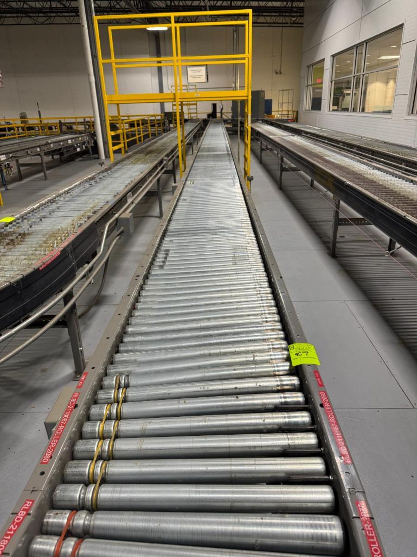 Invata partially powered roller conveyor