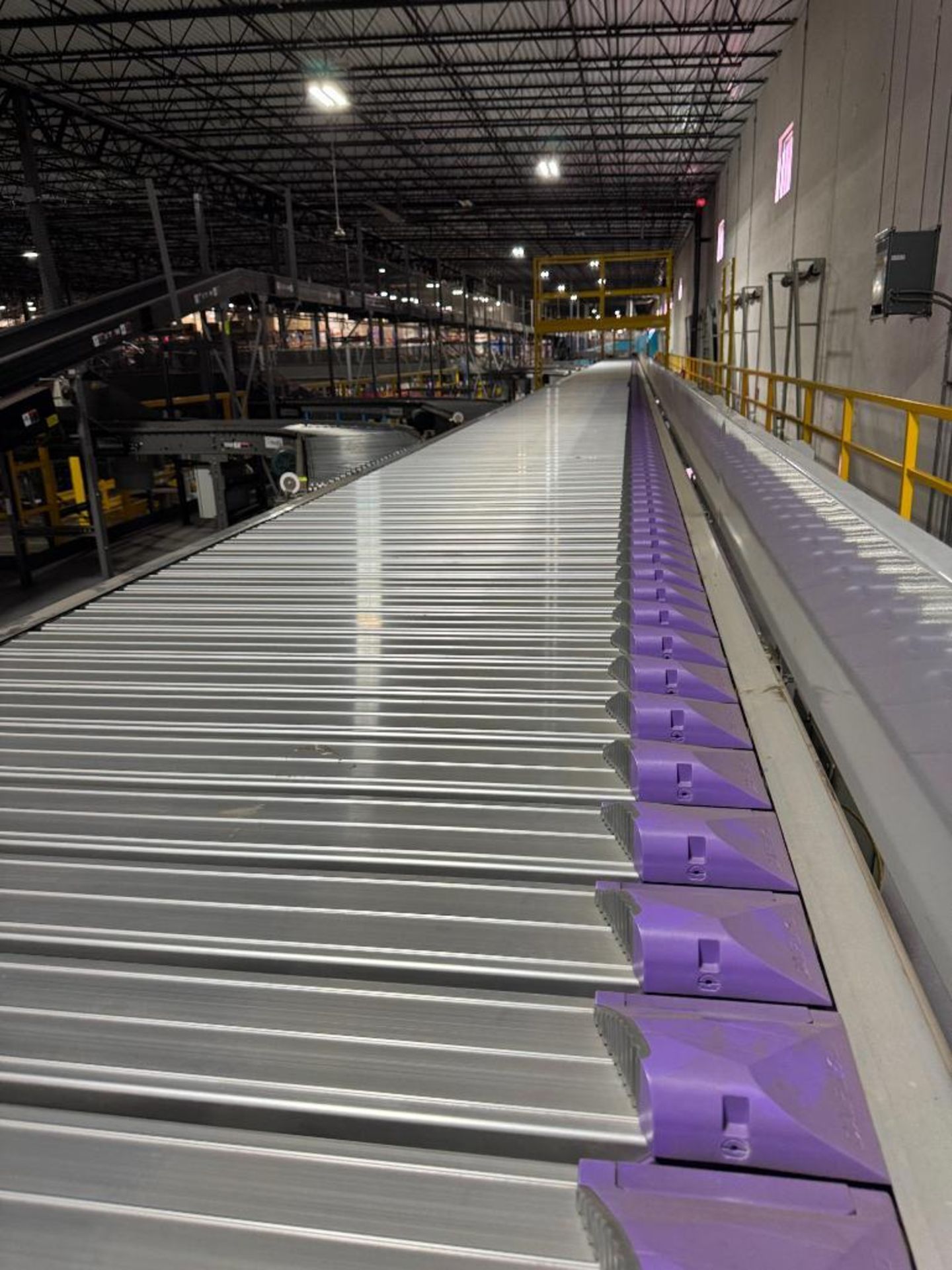 Automotion diverter/shoe sorter, w/ power supply - Image 5 of 13