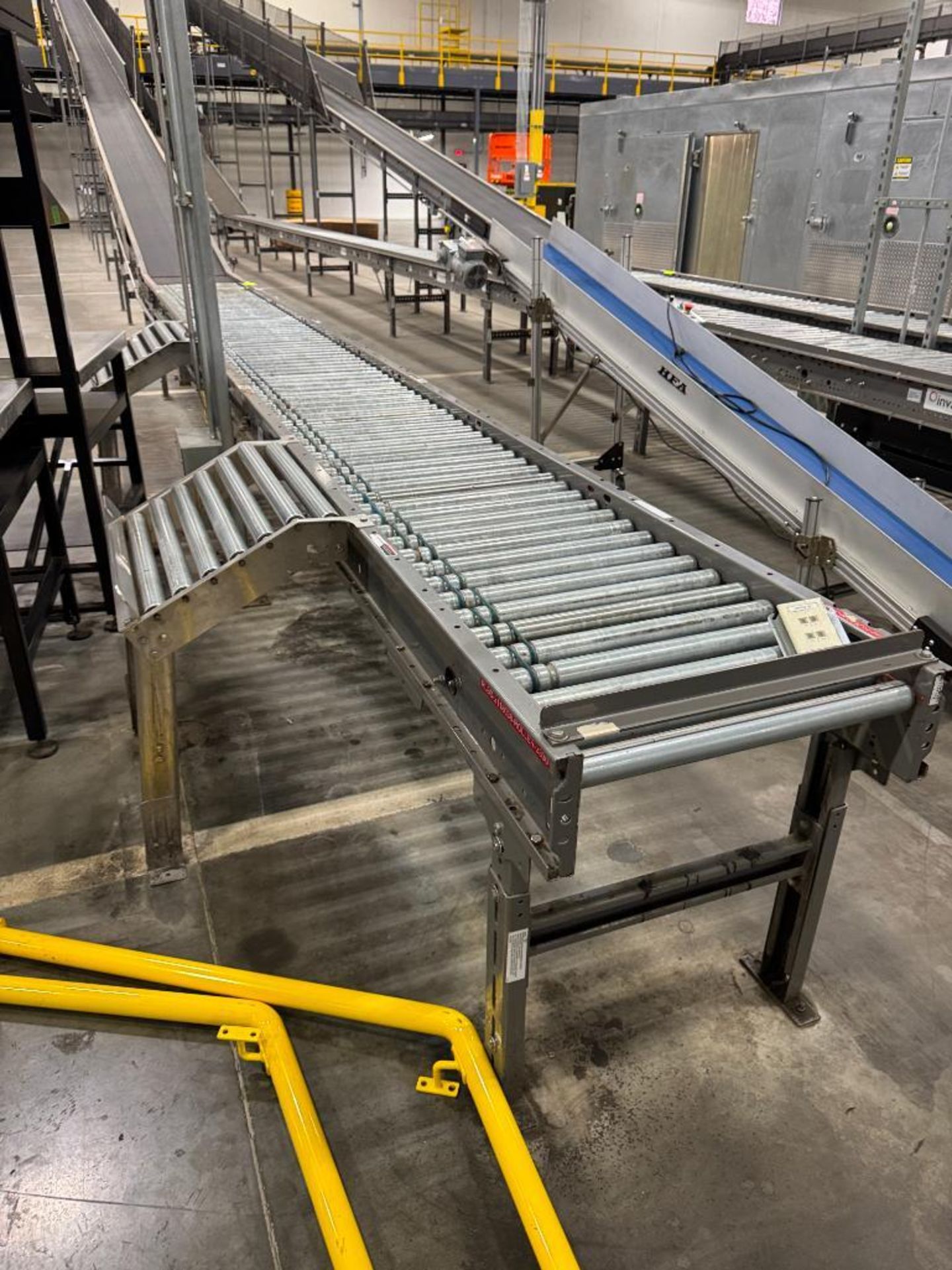 Invata powered roller conveyor - Image 3 of 4