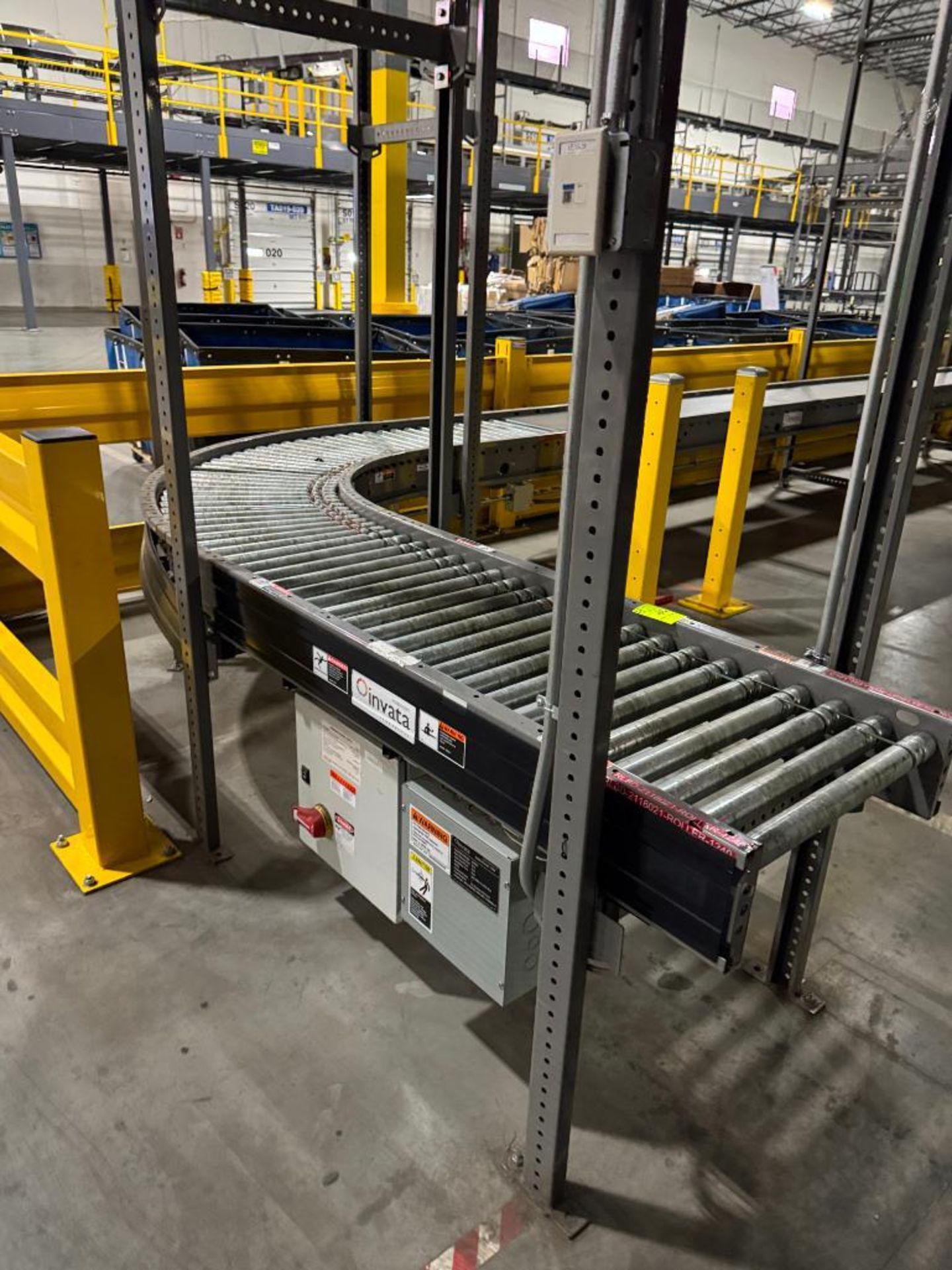 Invata powered roller conveyor - Image 2 of 4