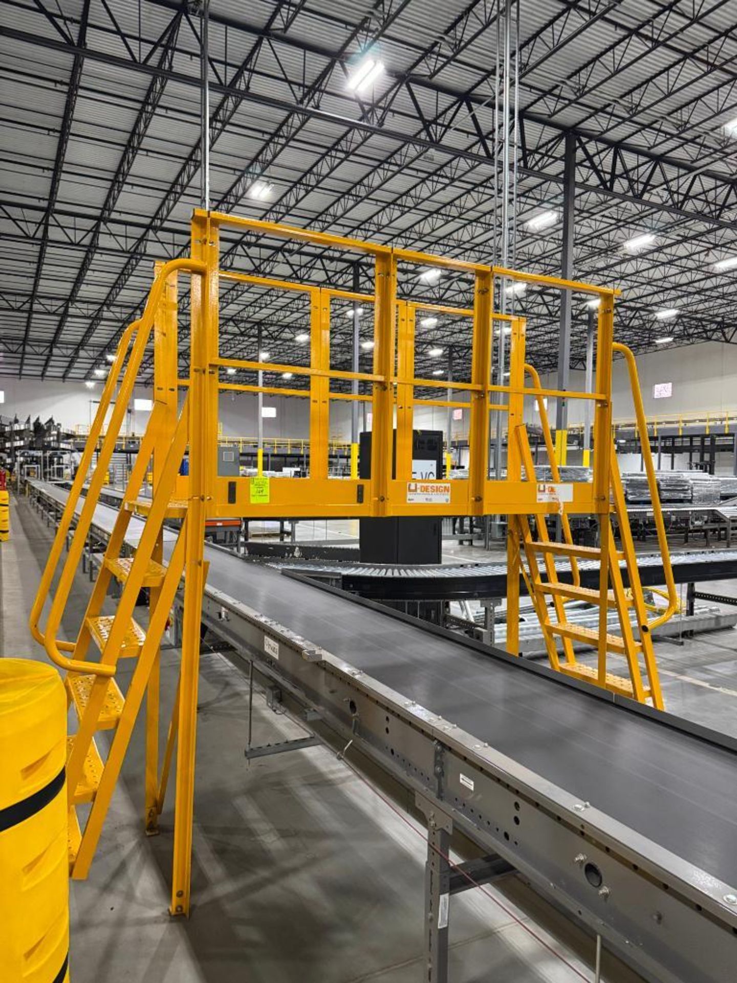 conveyor crossover, w/ handrails