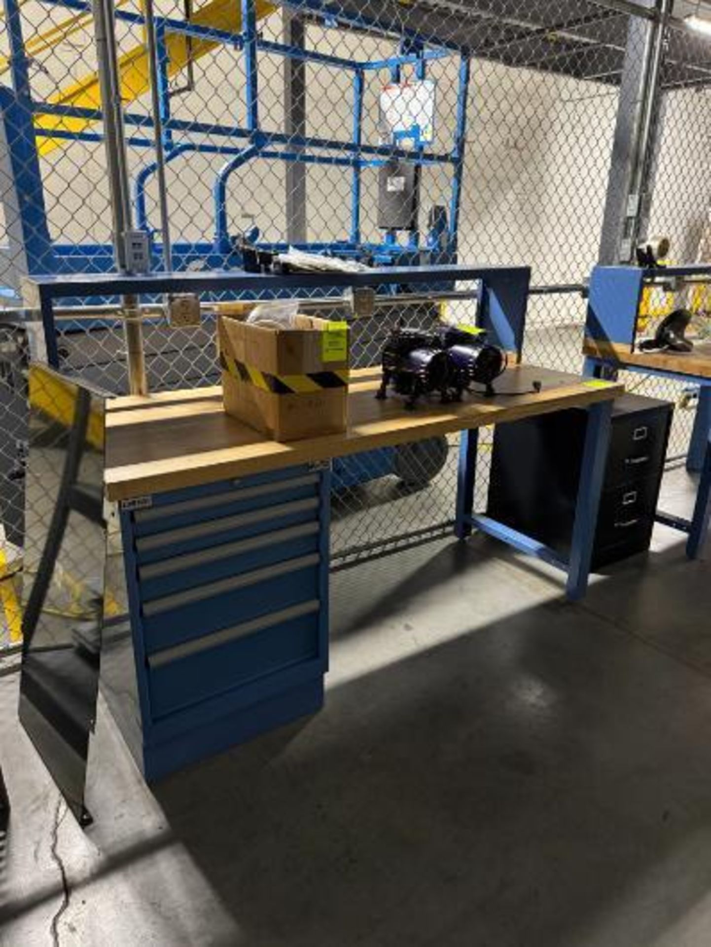 steel work desk w/ solid oak top & drawers - Image 2 of 3