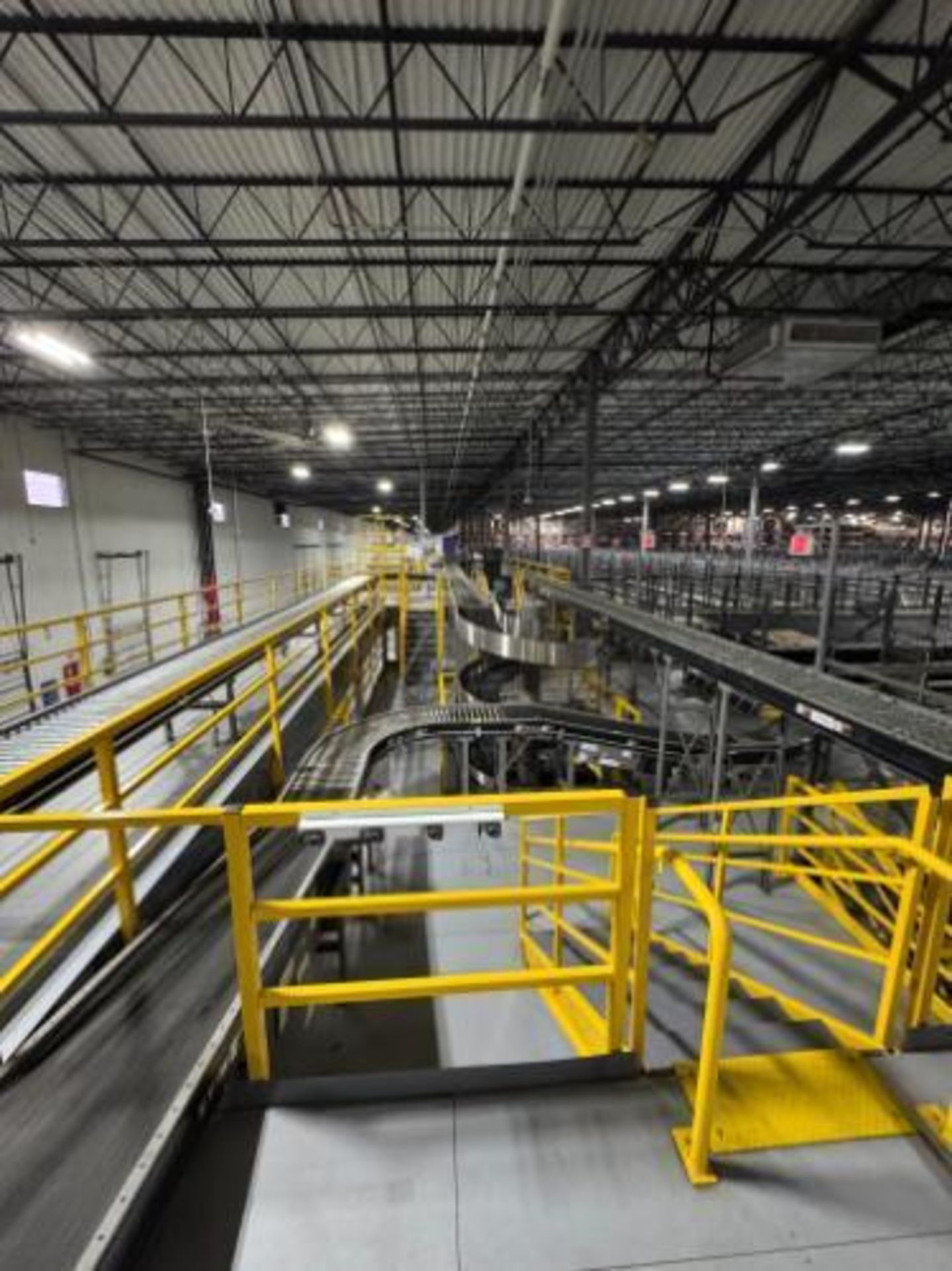 north mezzanine, w/ one set of stairs - Image 20 of 20