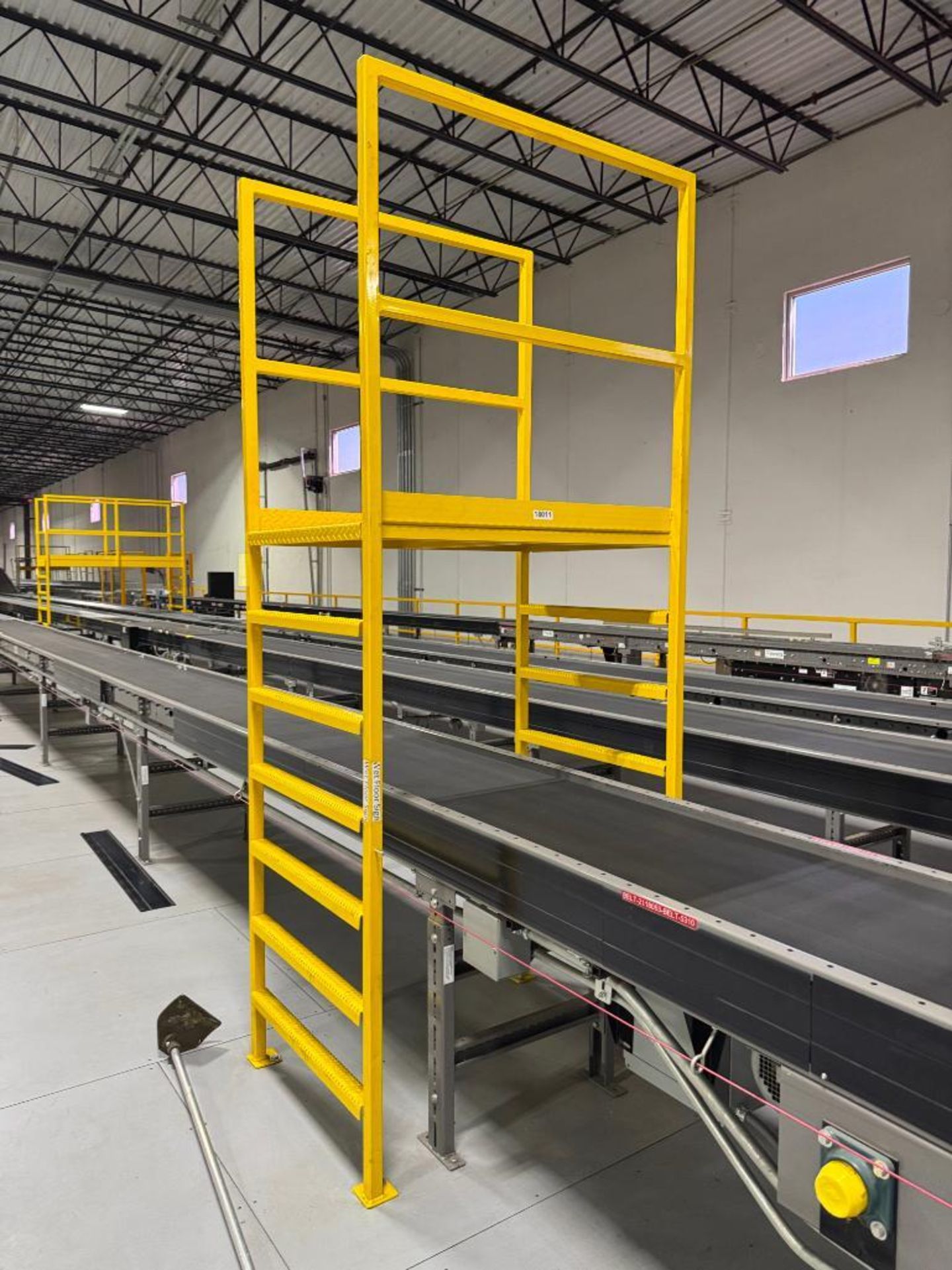 conveyor crossover - Image 2 of 2