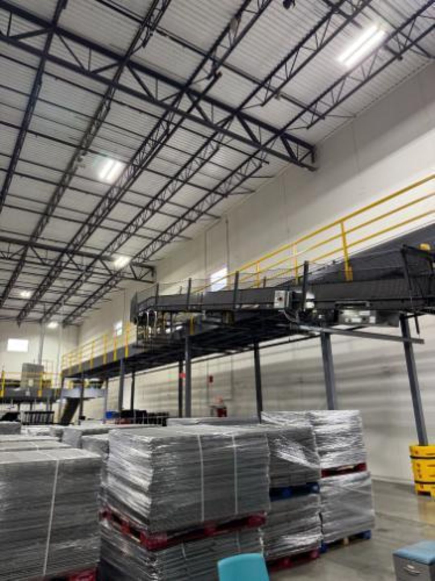 west mezzanine, w/ one set of stairs - Image 7 of 12