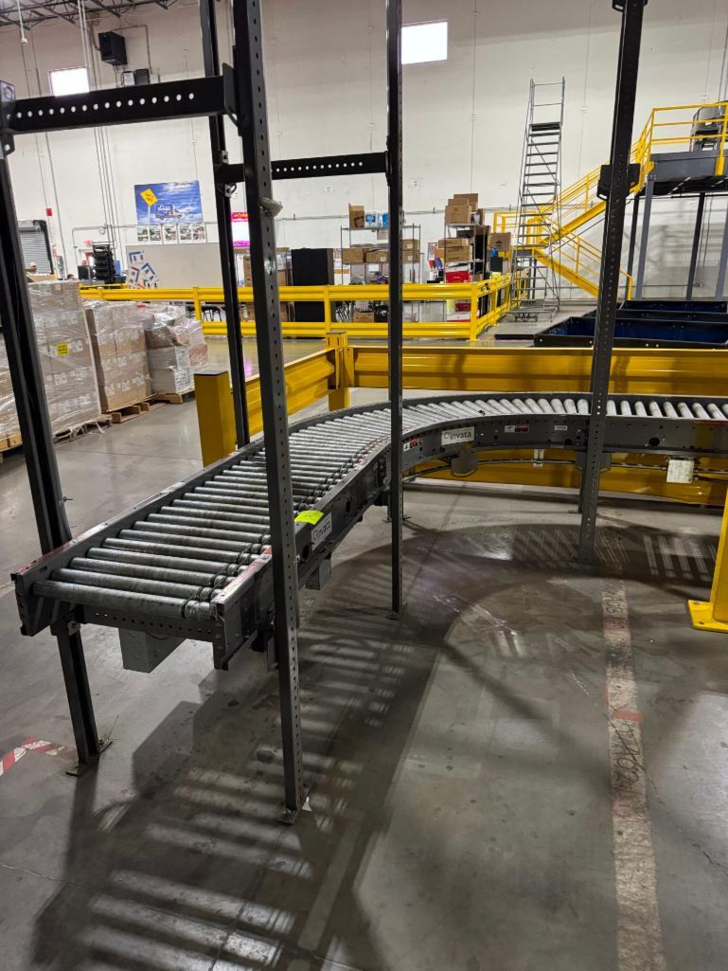 Invata powered roller conveyor