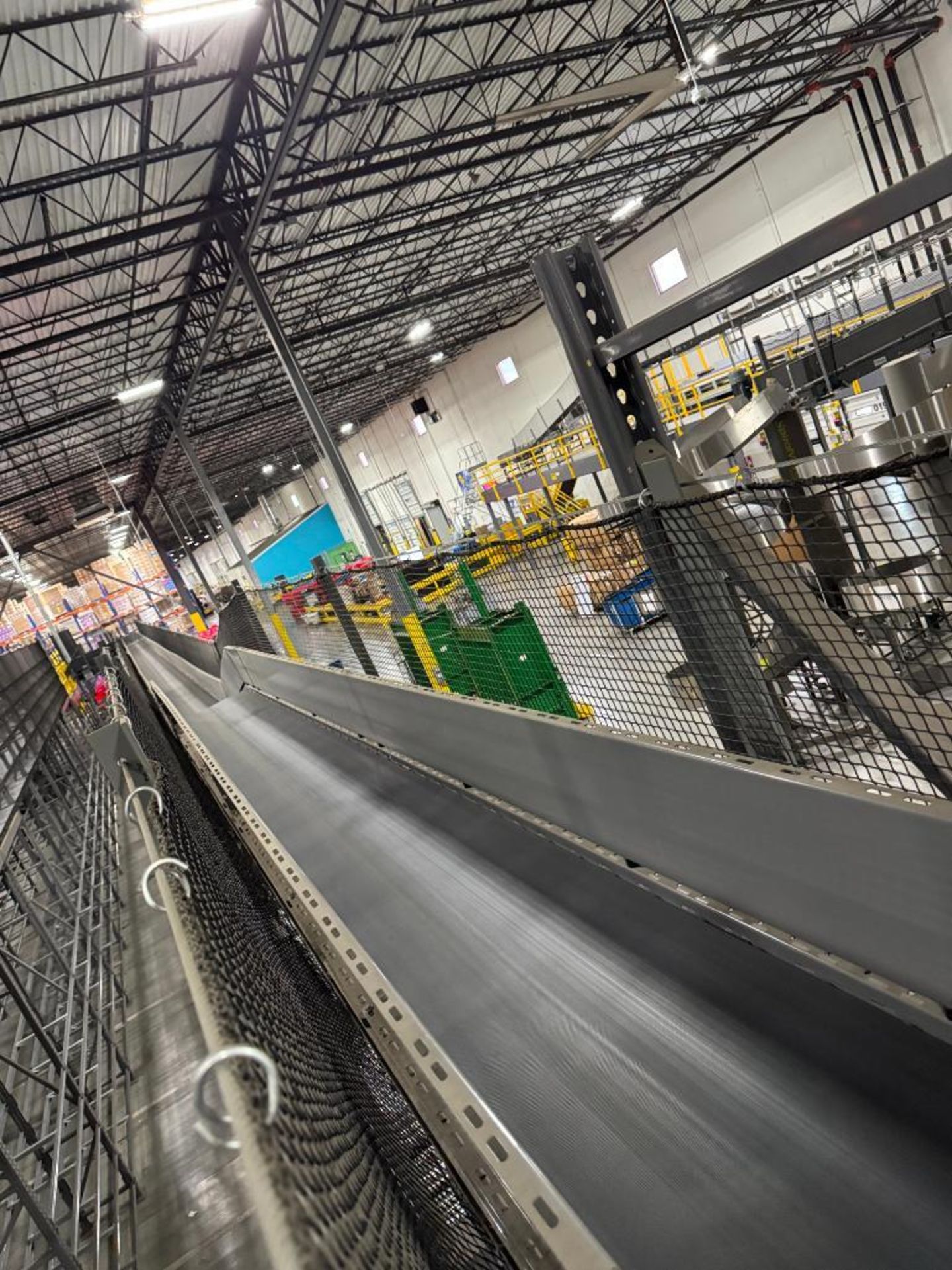 Invata conveyor belt on ~16' uprights - Image 4 of 5