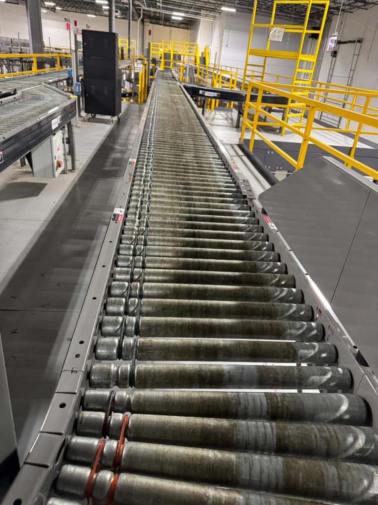 Invata powered roller conveyor - Image 2 of 6