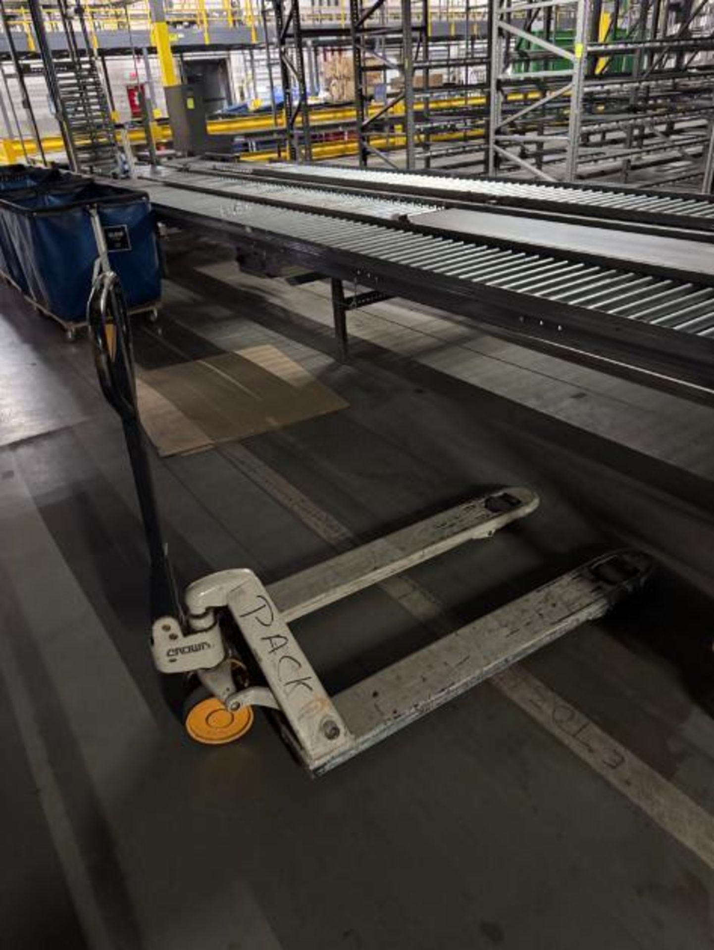pallet jack - Image 2 of 2