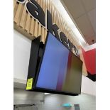 SAMSUNG 55IN DISPLAY W/ WALL MOUNT