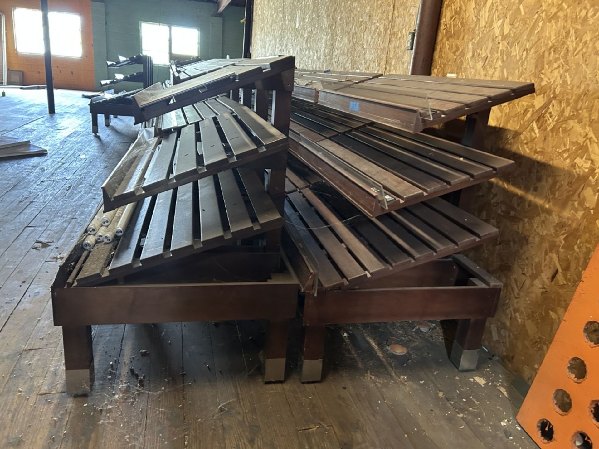 4FT SLANT SHELF WOODEN BAKERY MERCHANDISERS - Image 2 of 2