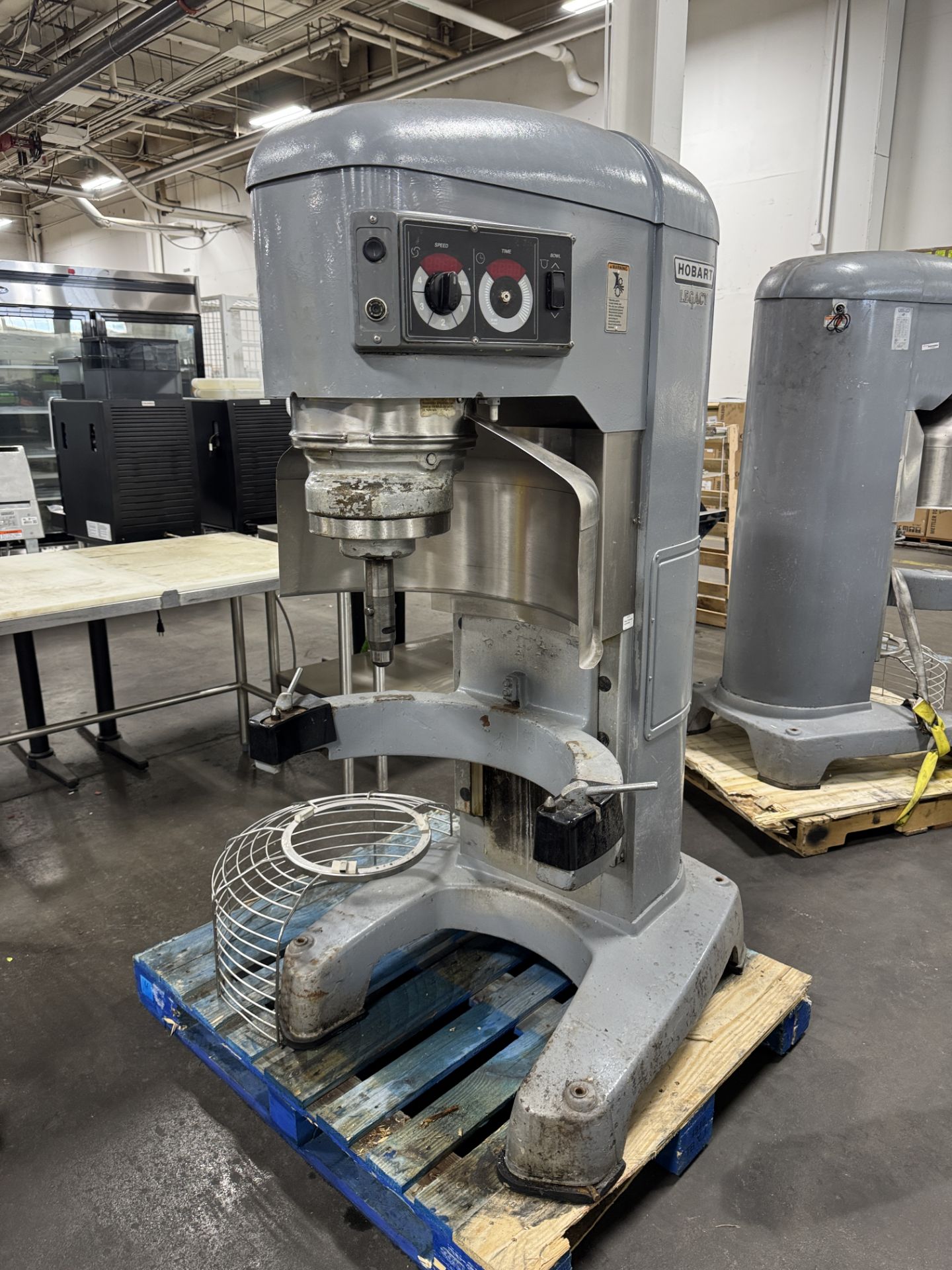 Hobart Legacy 140 QT floor mixer