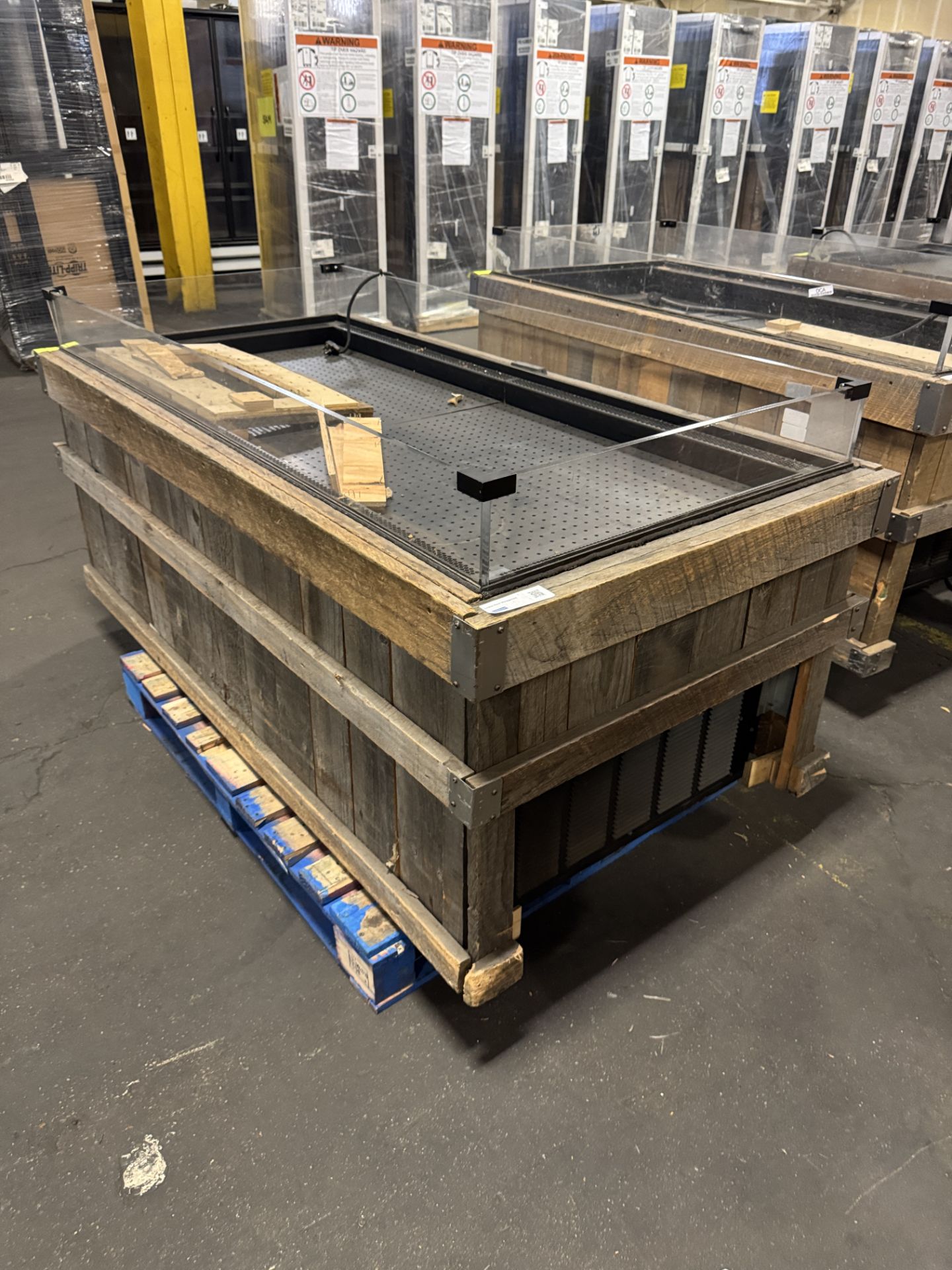 JSI open air island cooler merchandiser - Image 2 of 2