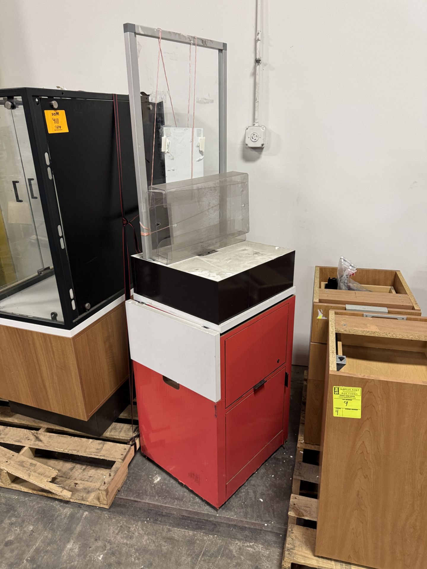 Single base cabinet podium w/ sneeze guard - Image 2 of 2