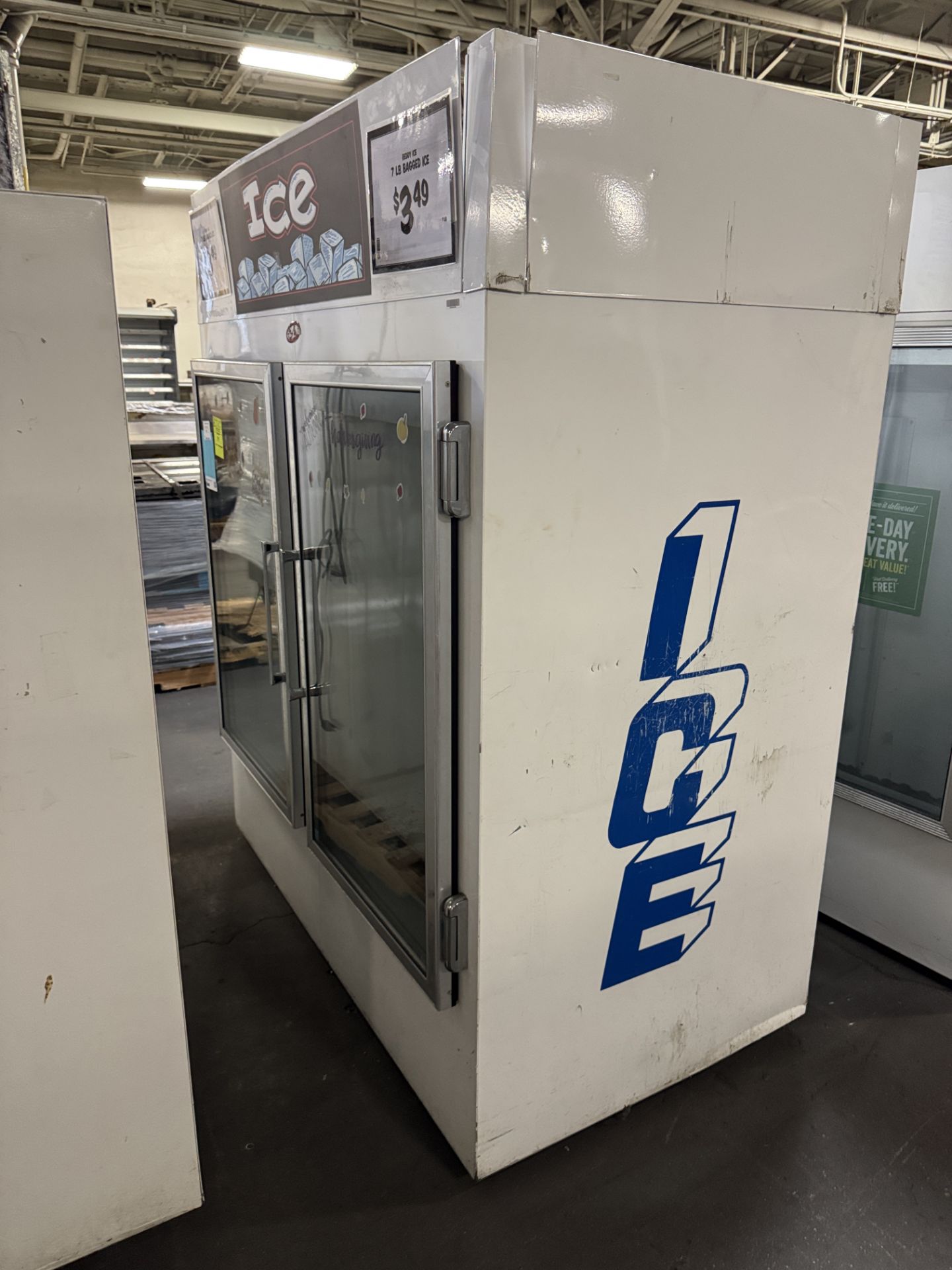 Leer glass door ice merchandiser - Image 2 of 4