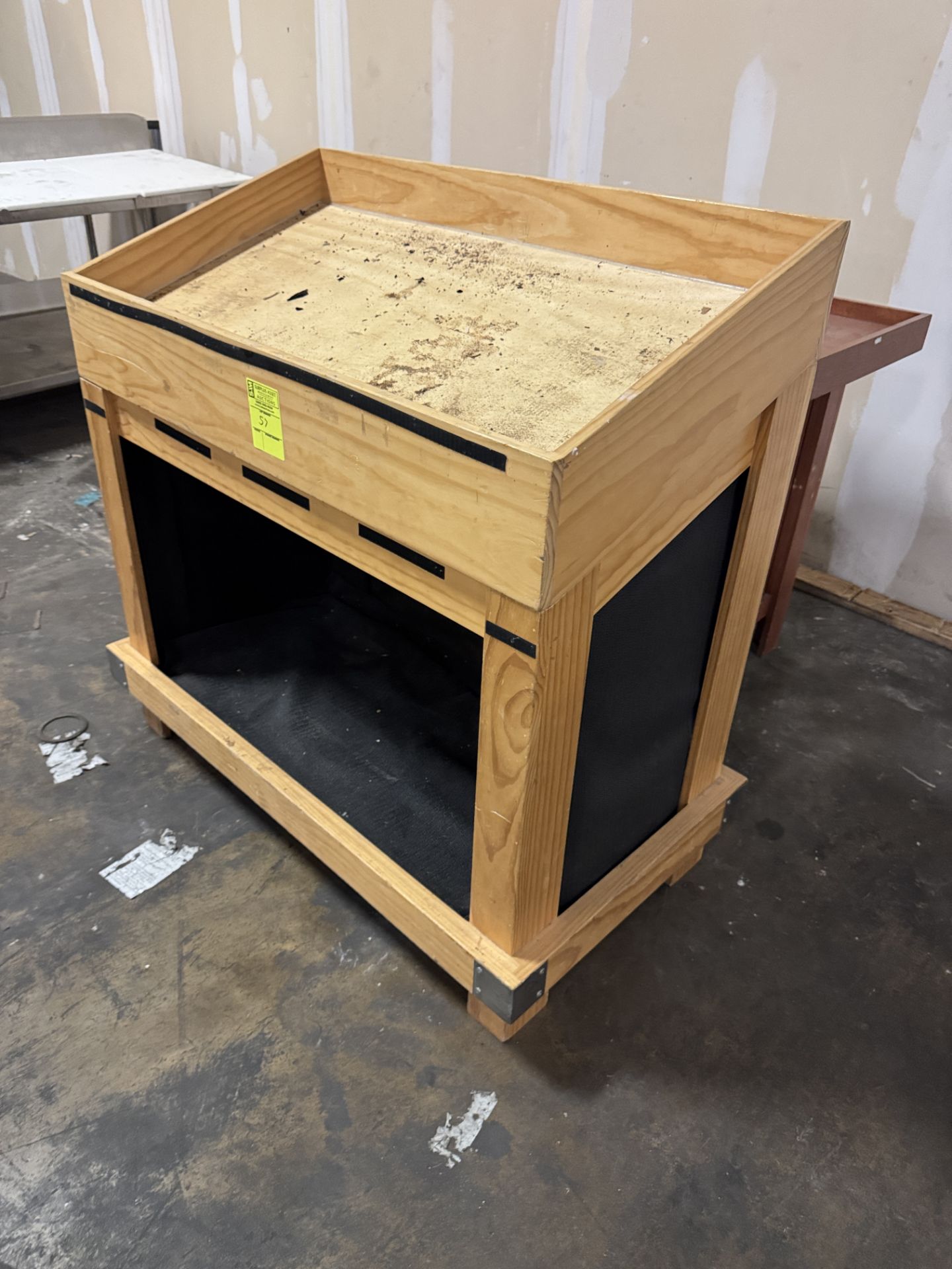 Slanted dry produce display table w/ bottom shelf - Image 2 of 2
