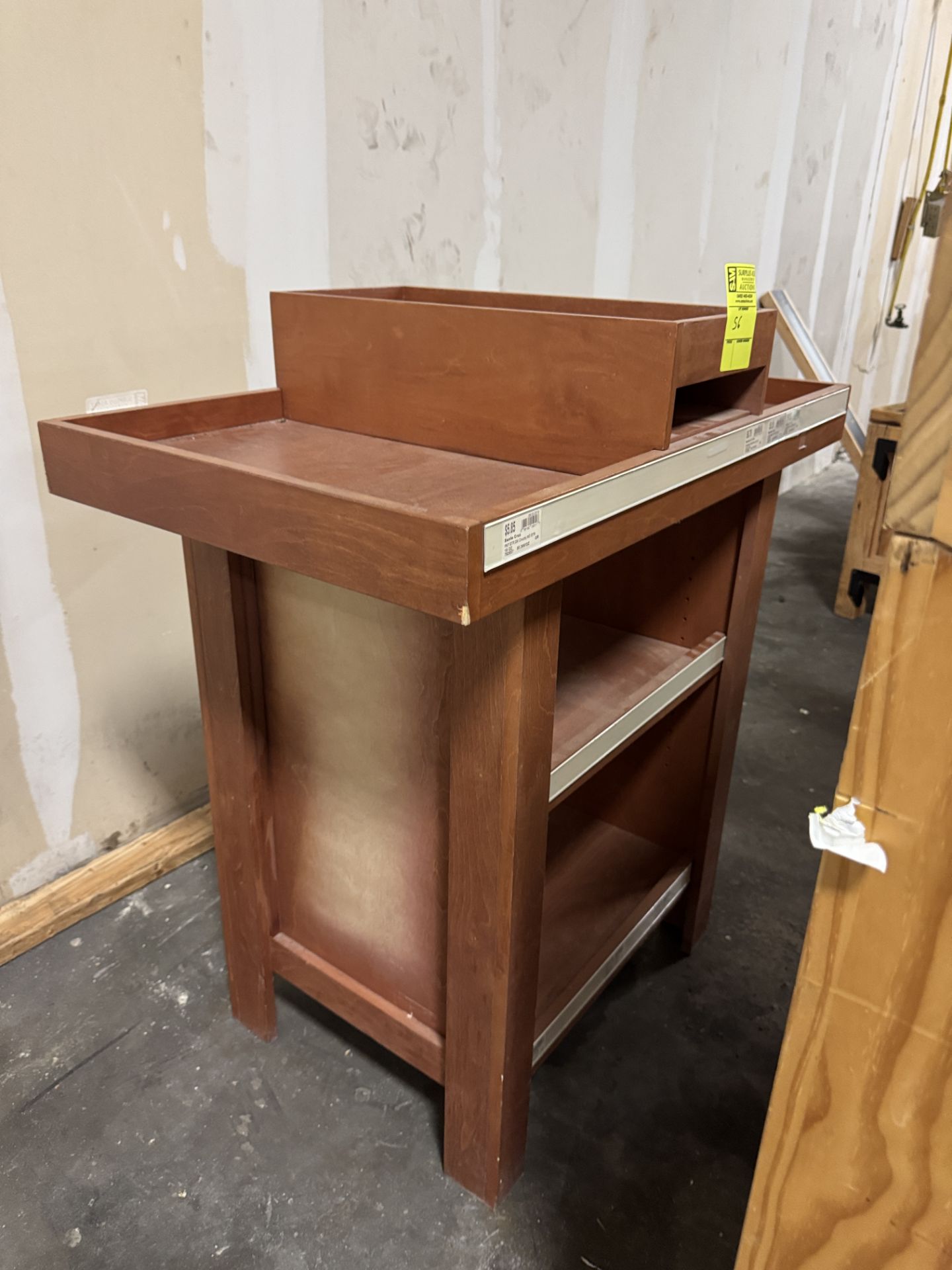 Dry produce display table w/ bottom shelves - Image 2 of 2