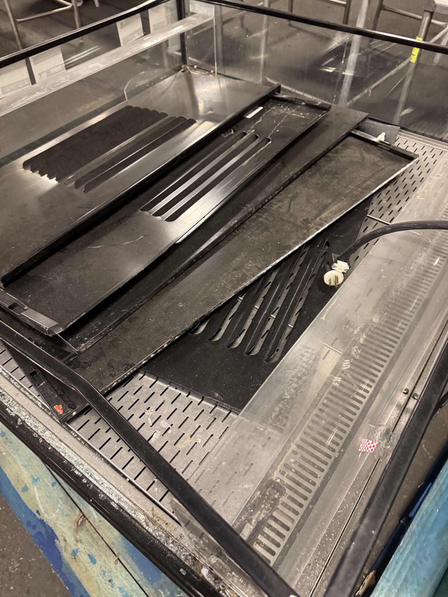 Structural Concepts open air island cooler merchandiser - Image 3 of 4