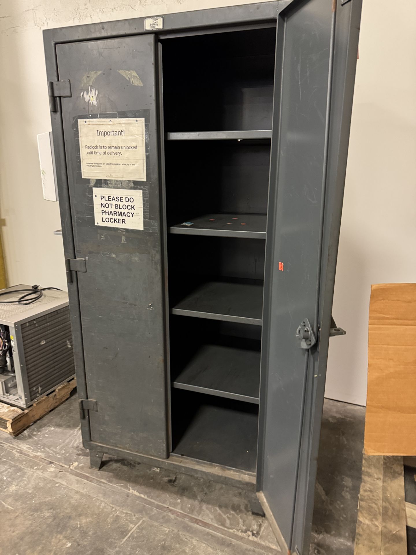 Strong Hold locker - Image 3 of 3