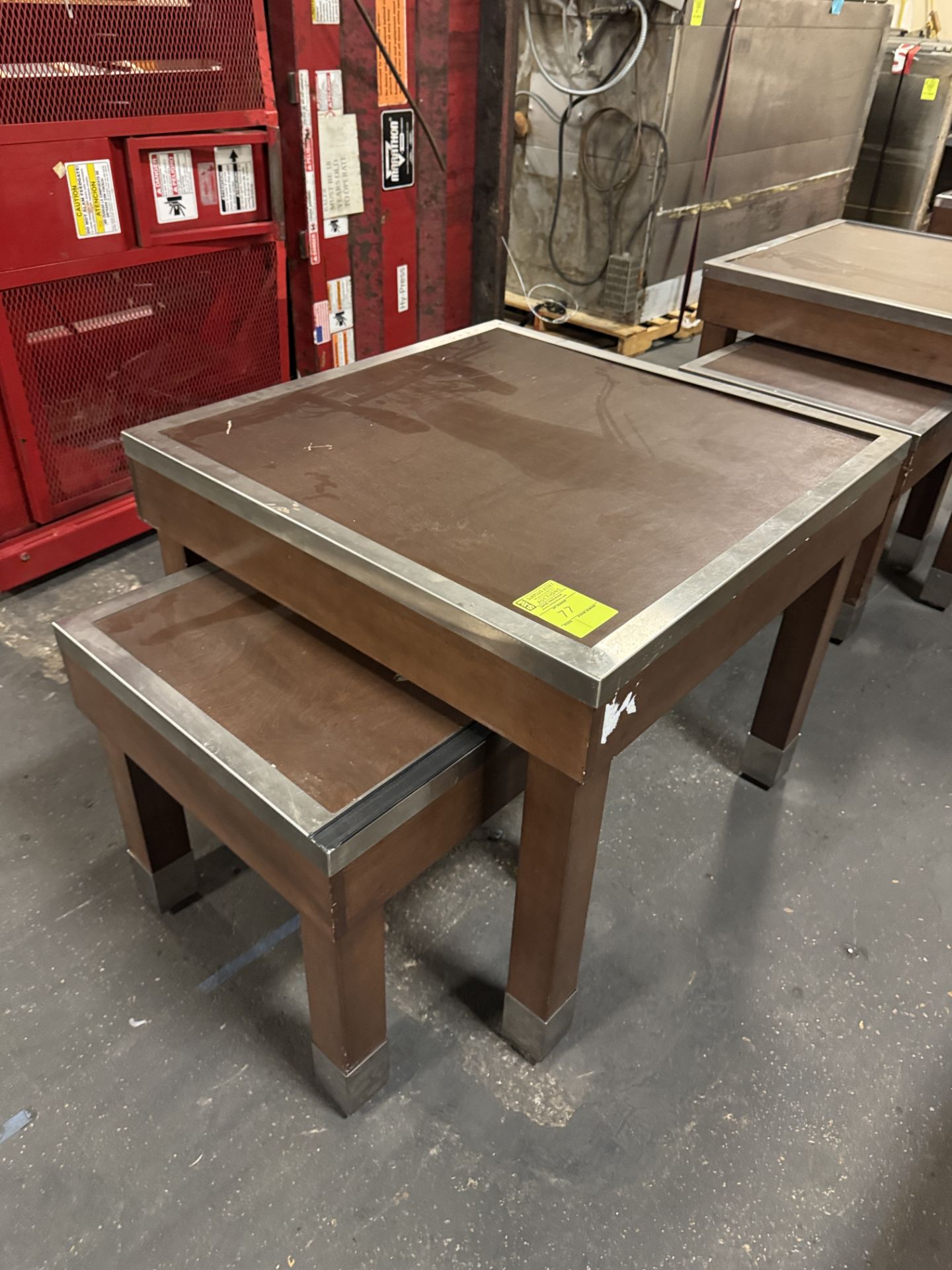 Nesting table