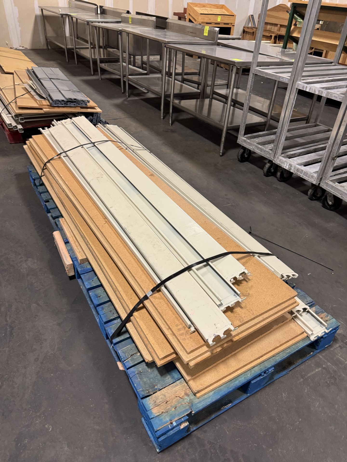 Pallets of misc shelving parts - Image 2 of 4