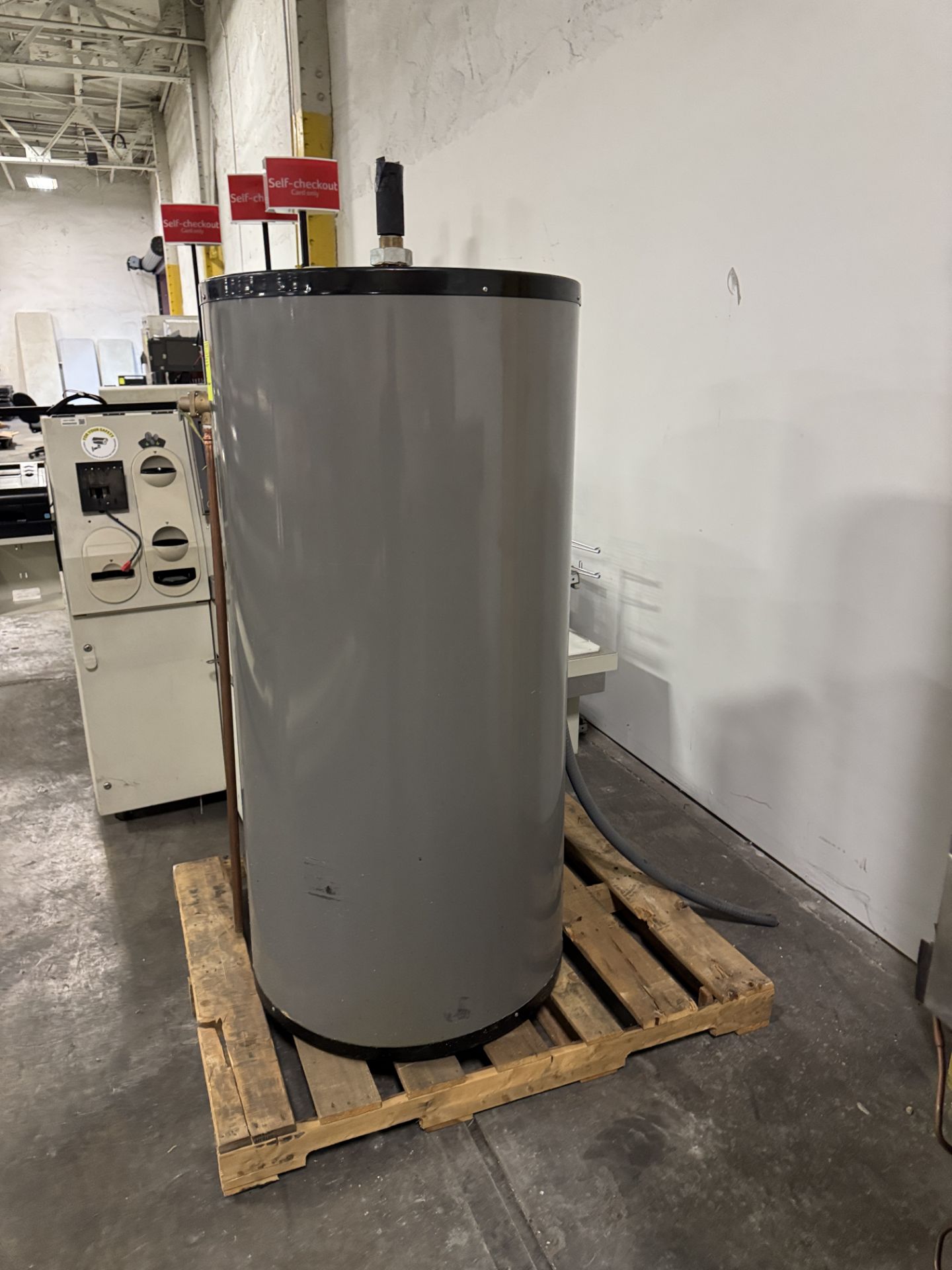 2024 Rheem water heater - Image 2 of 4