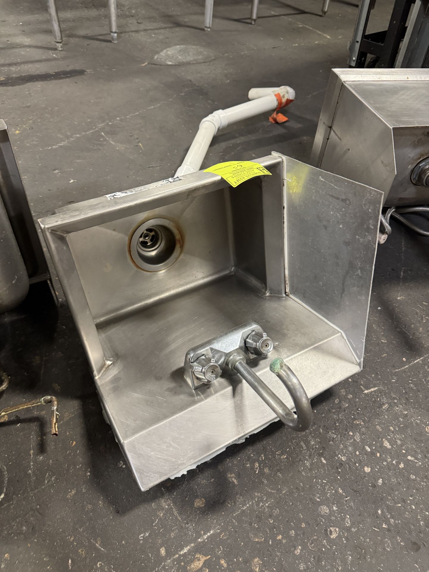 Stainless Steel wallmount hand sink - Image 2 of 2