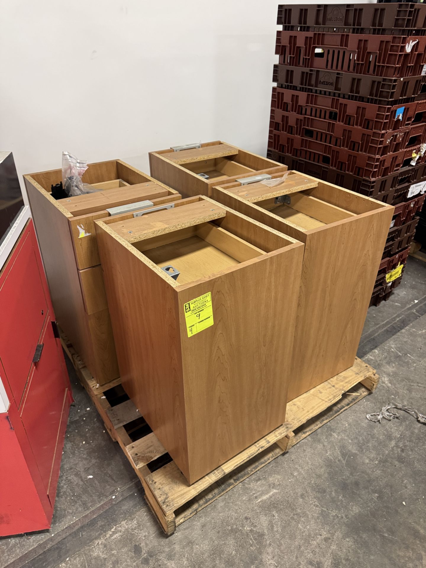 Pallet of 3 drawer cabinets