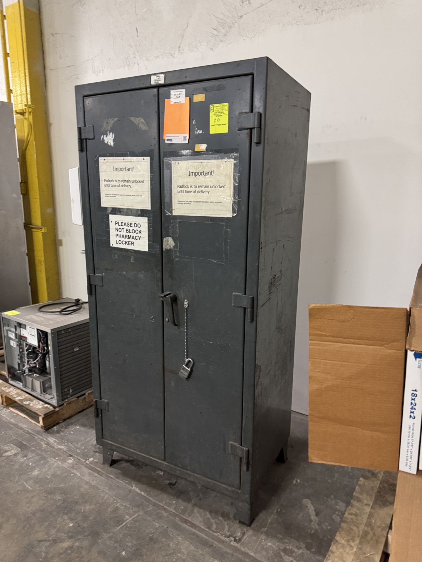 Strong Hold locker - Image 2 of 3