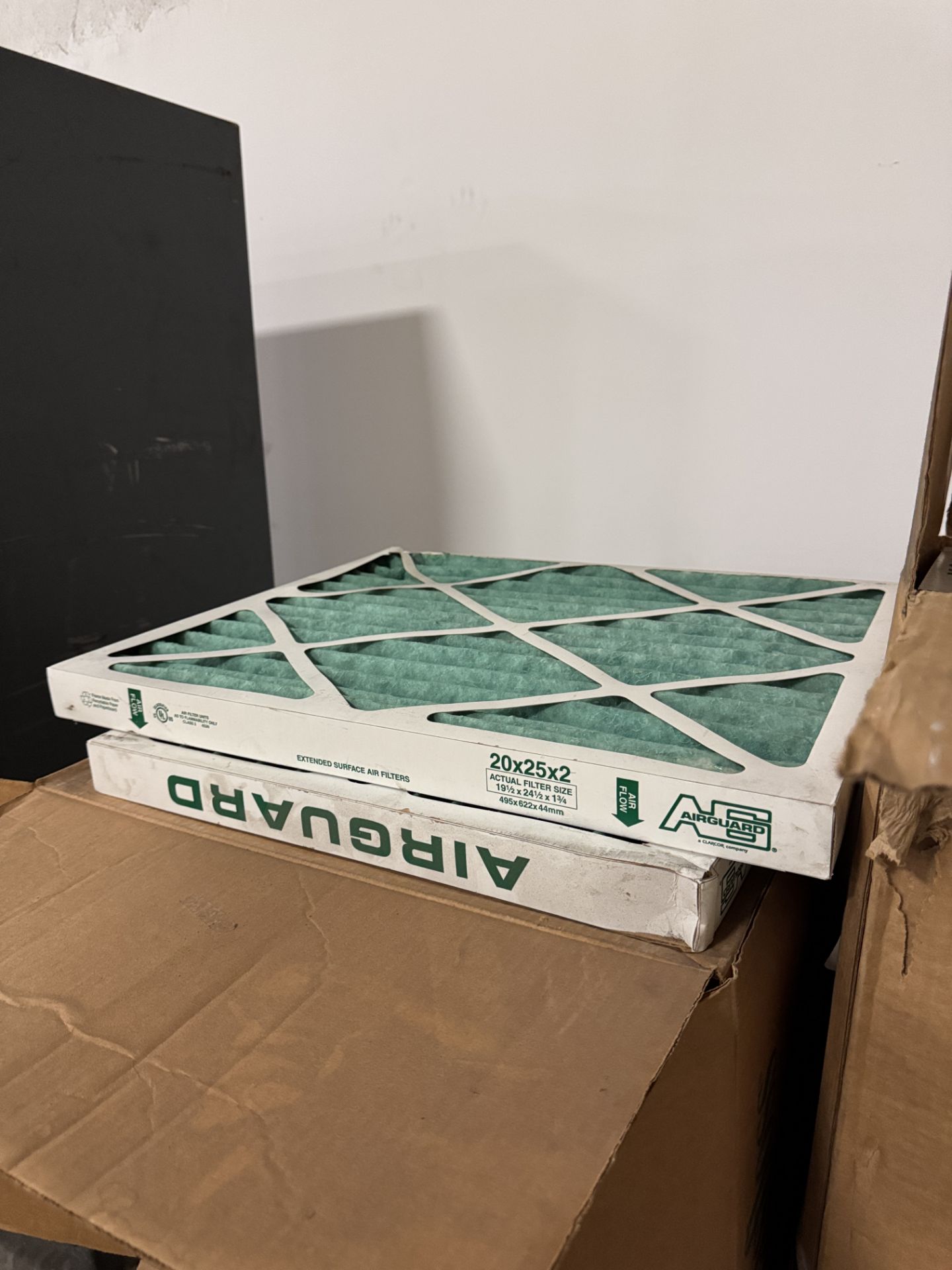 Pallet of disposable air filters - Image 3 of 4