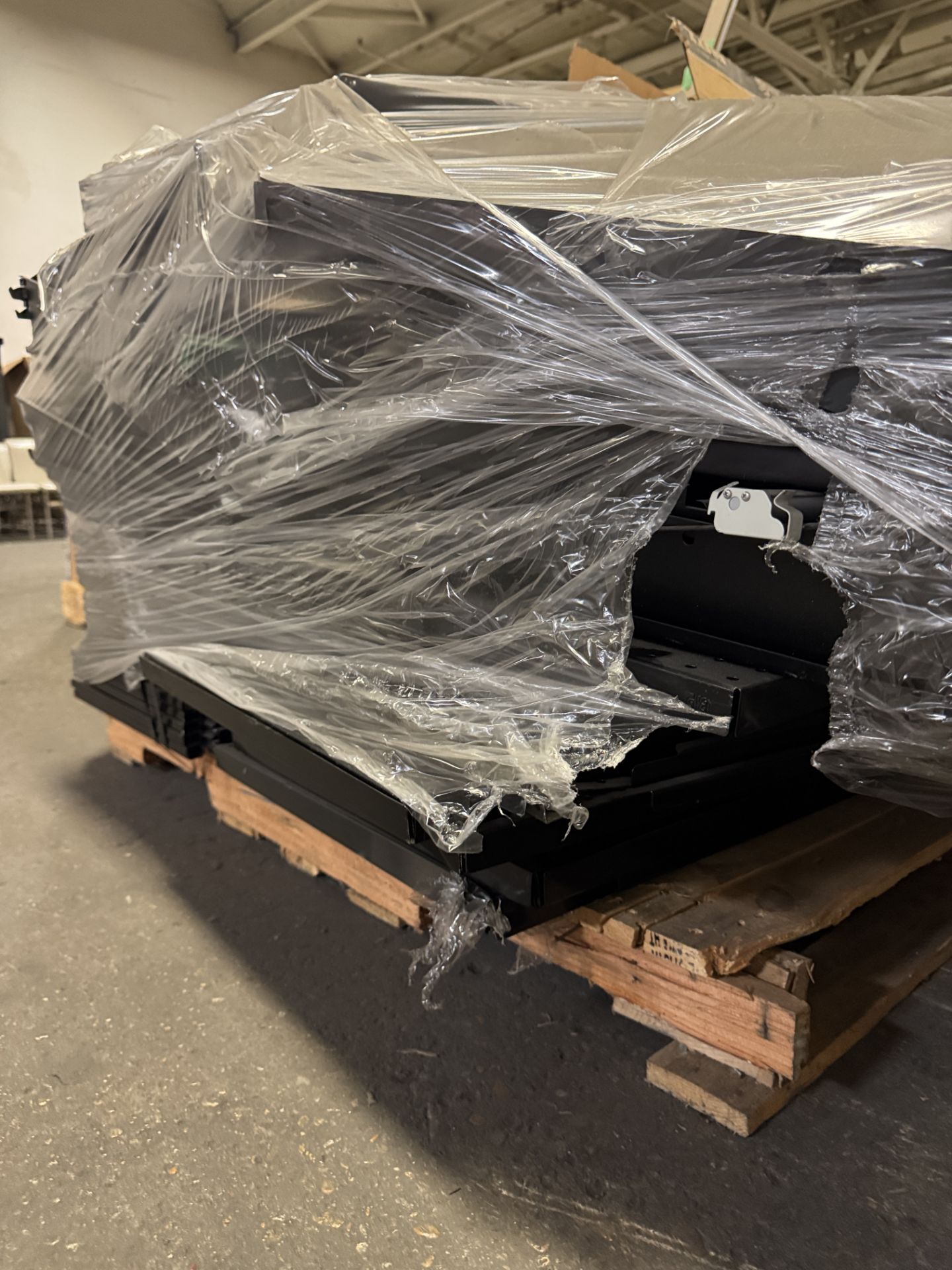 Pallet of shelving varied sizes - Image 3 of 3