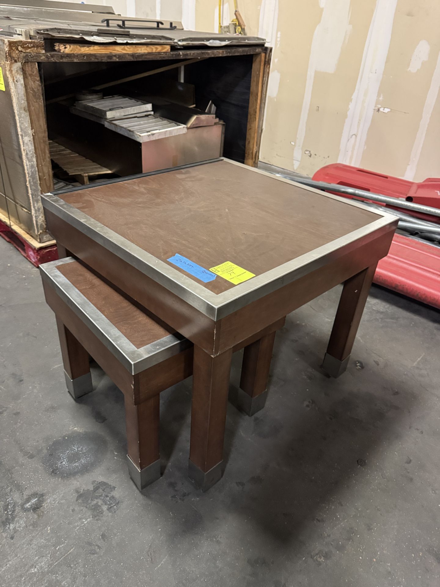 Nesting table