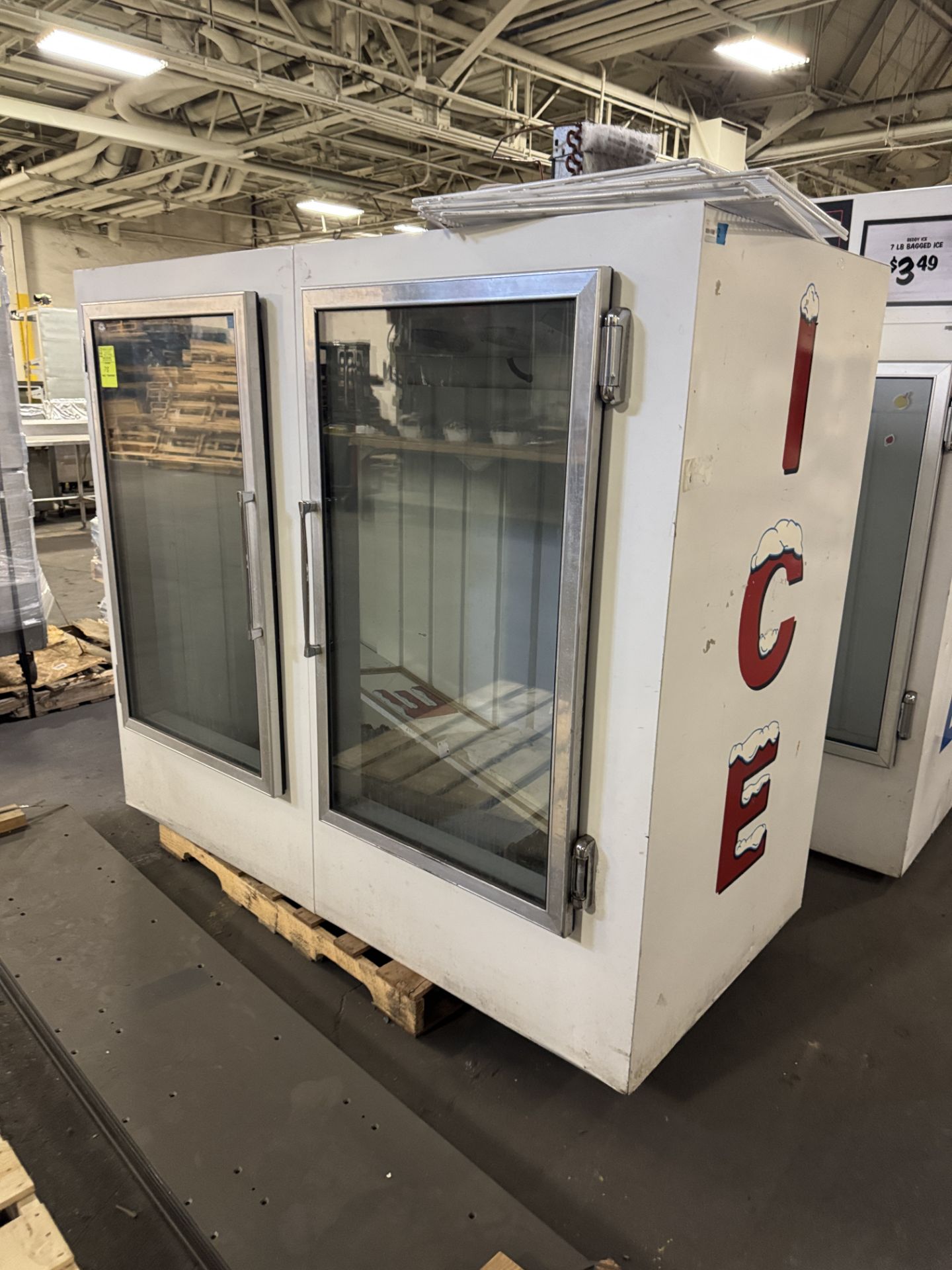 Leer glass door ice merchandiser - Image 2 of 4