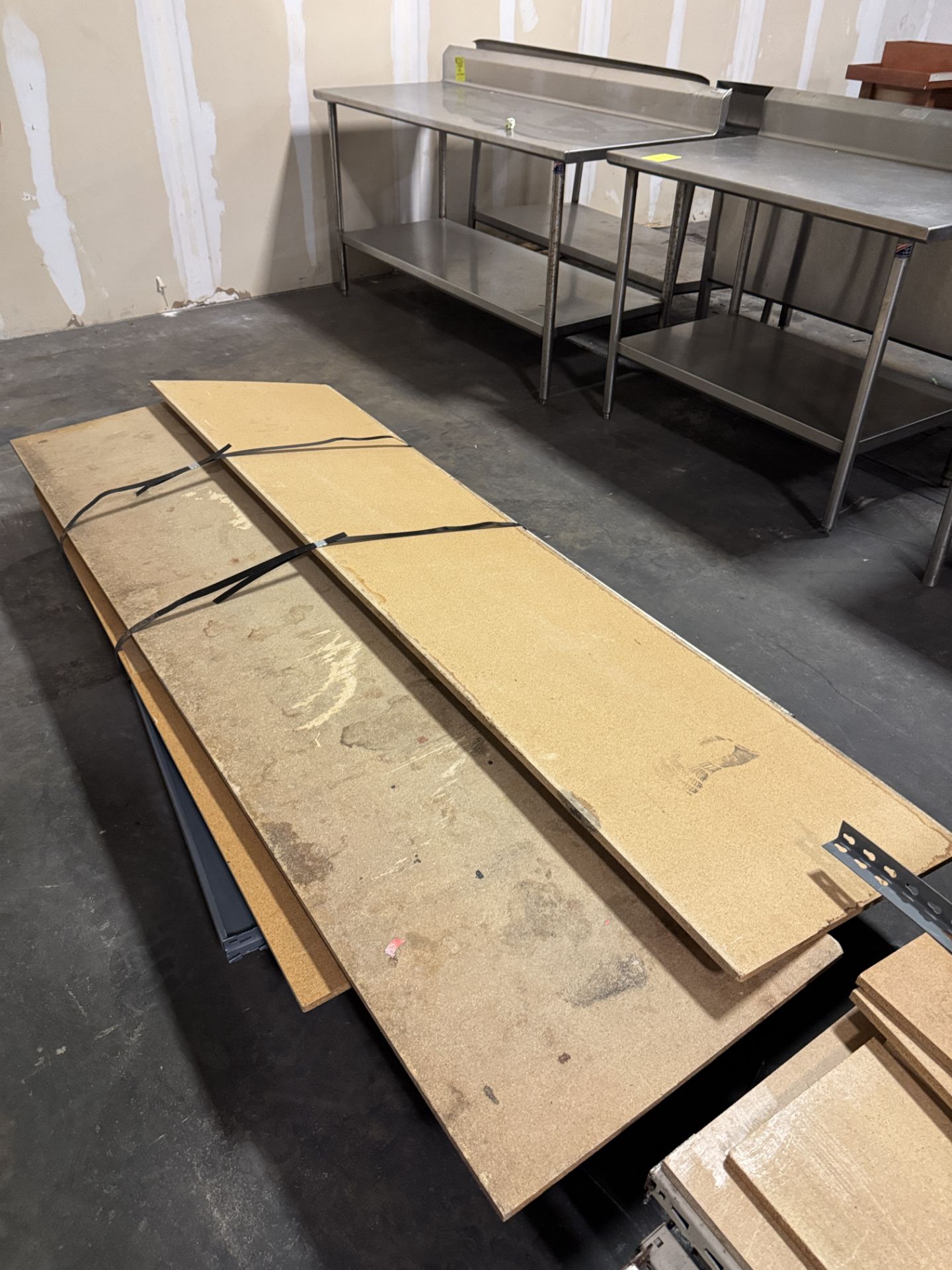Pallets of misc shelving parts - Image 4 of 4
