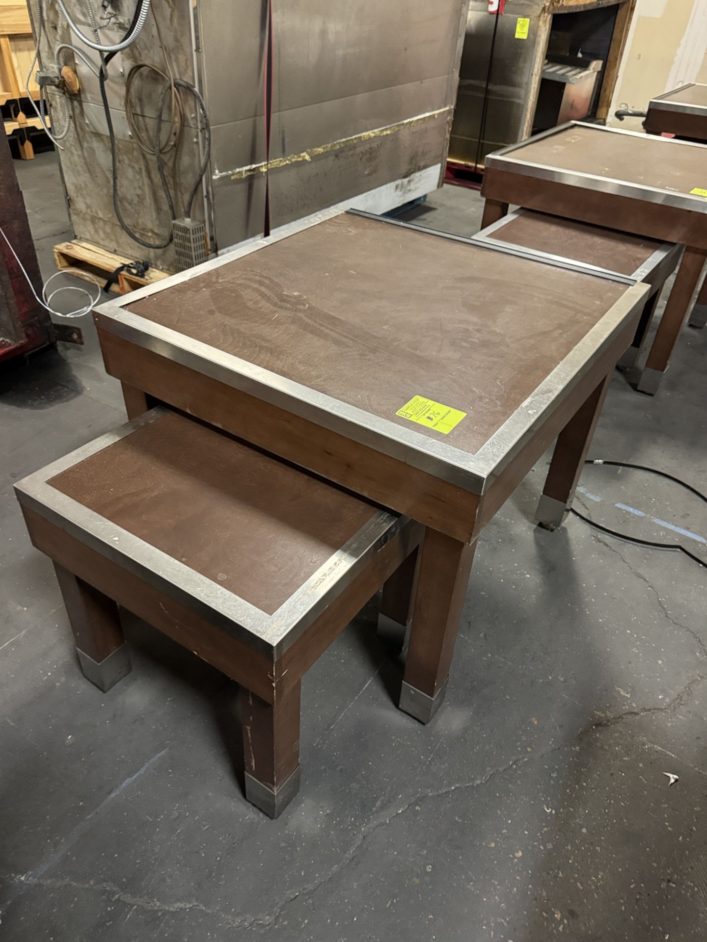 Nesting table