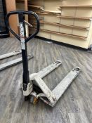 CROWN MANUAL PALLET JACK