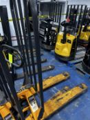 TITAN LIFT-RITE MANUAL PALLET JACK