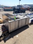 STAINLESS STEEL TABLE
