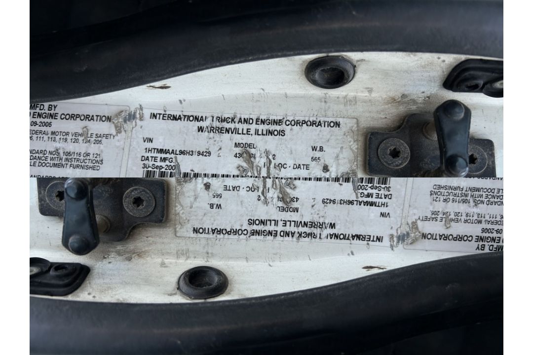 2001 INTERNATIONAL 4300 DT466 BOX TRUCK - Image 17 of 17