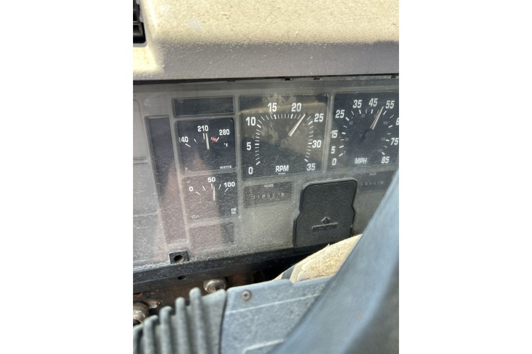 1999 INTERNATIONAL 4700 DT466E BOX TRUCK - Image 15 of 16