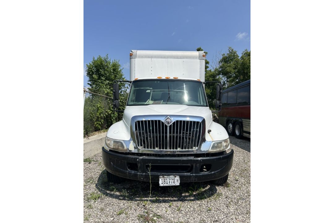 2003 INTERNATIONAL 4300 DT466 BOX TRUCK - Image 2 of 19