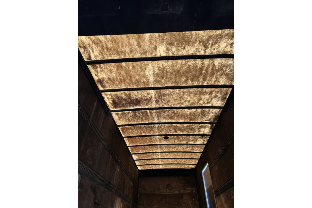 2003 INTERNATIONAL 4300 DT466 BOX TRUCK - Image 10 of 19