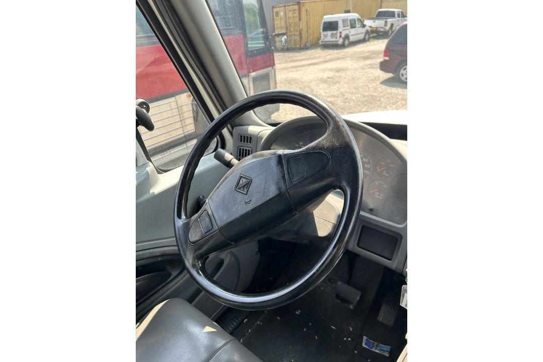 2003 INTERNATIONAL 4300 DT466 BOX TRUCK - Image 15 of 19